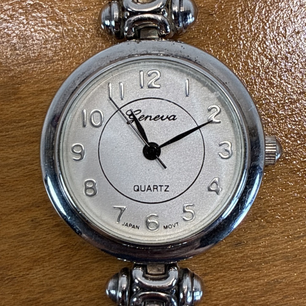 Vintage Geneva Elite Women's Watch Southwestern Silver Tone Free Shipping Works